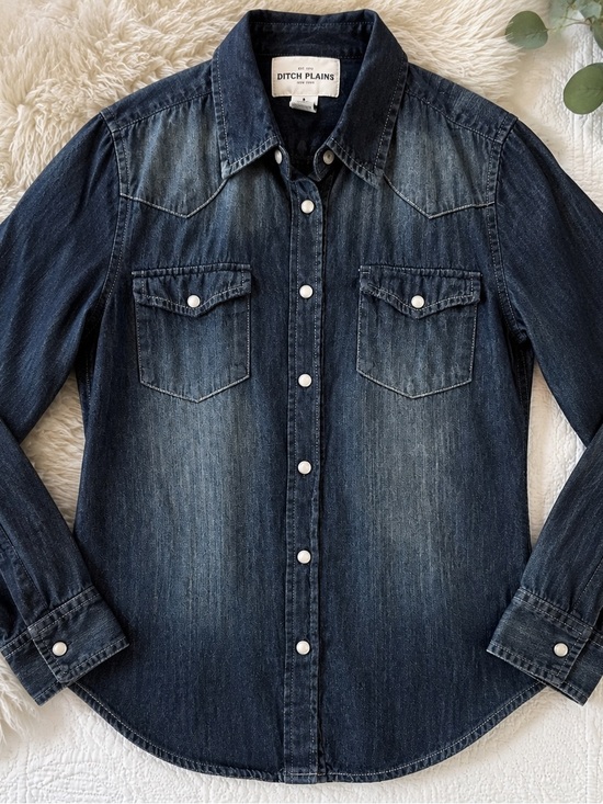 Ditch Plains Tops - Ditch Plains New York Women’s Large Denim Pearl Snap Western Shirt